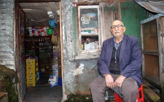 96 Yaşındaki Bakkal Mustafa Akarsu: 70 Yıldır Ayakta