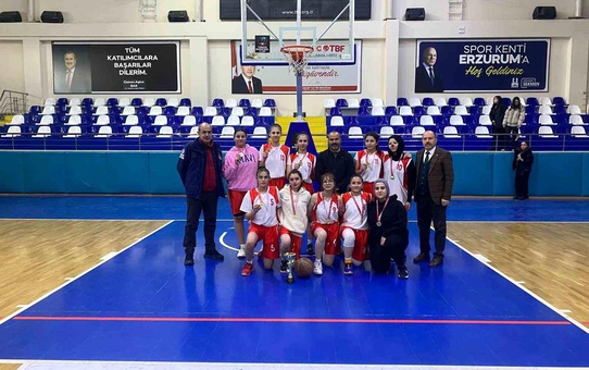 Mehmet Akif Ersoy Anadolu Lisesi Şampiyon Oldu