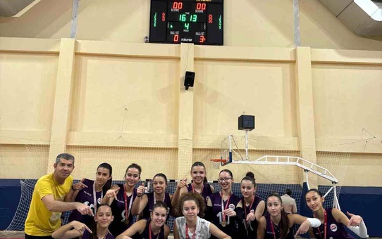 Mustafa Şeker Anadolu Lisesi Voleybolda Şampiyon