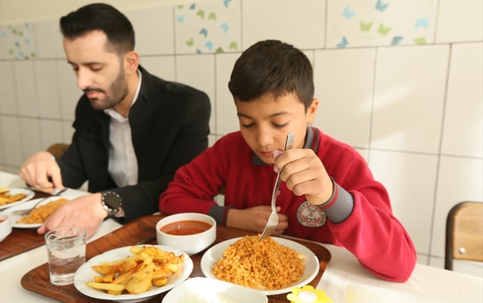 Öğretmenden Heimlich ile Kurtarma