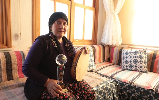 Gülay Diri'ye 'Yaşayan İnsan Hazinesi' Ödülü