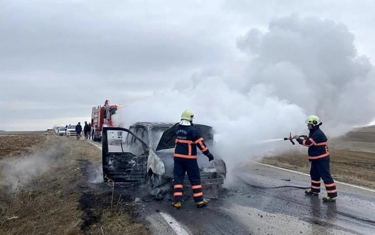 Çankırı'da Hafif Ticari Araç Yangınca Yandı