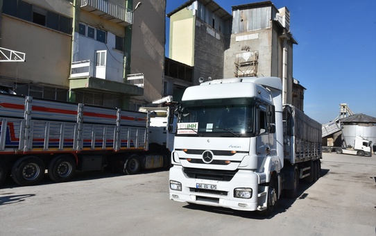 Malatya'dan Suriye'ye 2 Tır Un Yardımı