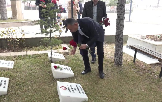 A Parti İl Başkanları: 'Siz Tarafınızı Seçtiniz, Bizim Tarafımız İçeride Görünen Şehitlerimizin Ailelerinin Yanında Durmak'