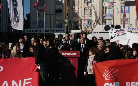 Esenyurt'ta CHP'den Demokrasi Nöbeti