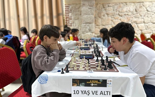 Adana'nın Kurtuluşu İçin Satranç Turnuvası Düzenlendi
