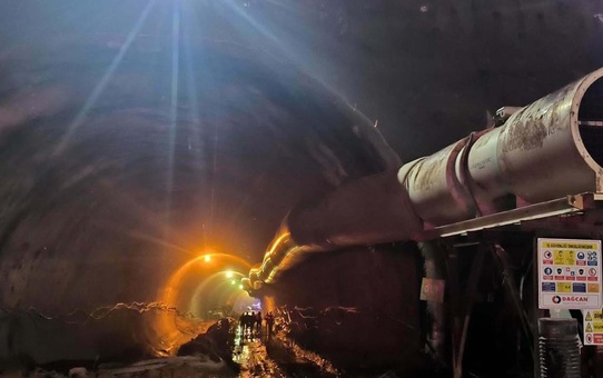 İş Makinesi Devrildi: 20 Yaşındaki Operatör Hayatını Kaybetti