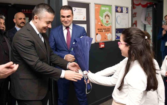 Esenyurt'ta Öğrencilerin Karne Heyecanı