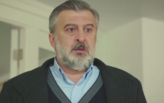 Hüseyin Avni Danyal'ın acı günü! Ünlü oyuncunun annesi hayatını kaybetti