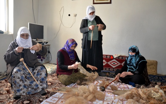 Muş'ta Yün Çorap Geleneği Yaşatılıyor