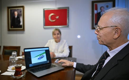 Büyükelçi Uysal, 'Yılın Kareleri' Oylamasına Katıldı