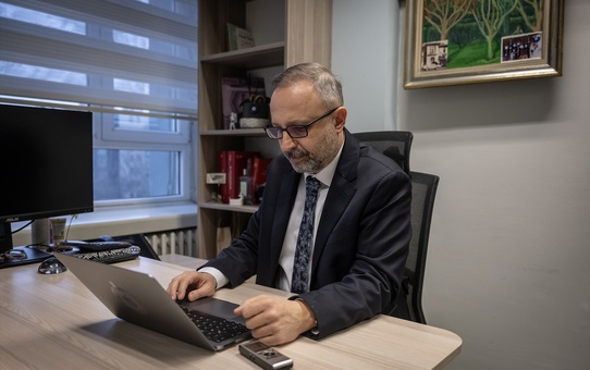 Global Enerji Derneği Başkanı Dilek, AA'nın 'Yılın Kareleri' oylamasına katıldı