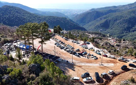 Alanya Belediye Başkanı Özçelik'ten Bademağacı Mahallesi'nde Halk Buluşması