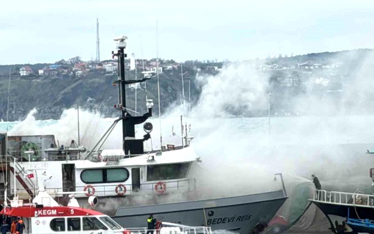 Sarıyer'de Balıkçı Teknesinde Yangın