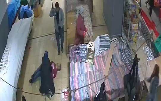 İzmir'de Pazarcı Gruplar Arasında Kanlı Kavga: 6 Yaralı, 8 Gözaltı