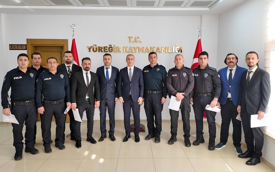 Yüreğir Kaymakamı'ndan Emniyete Başarı Belgesi
