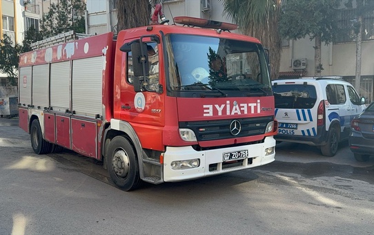 Antalya'da Depo Yangını: 1 Ölü