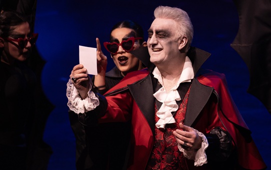 Dracula: Bir Dehşet Komedisi Prömiyer Yaptı