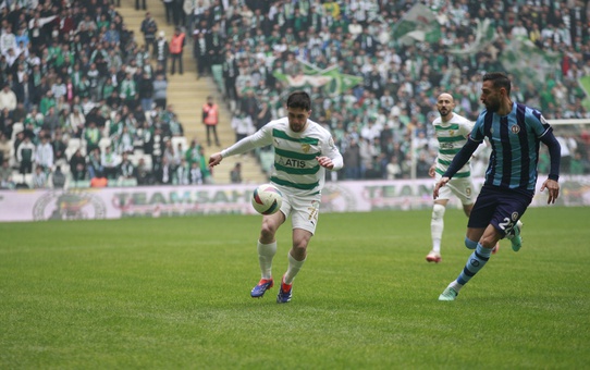 Bursaspor, Anadolu Üniversitesi'ni 4-1 İle Geçti