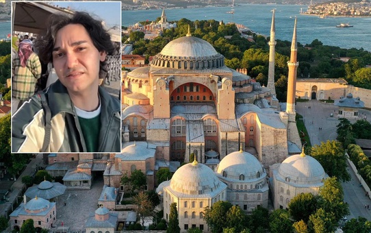 Ayasofya'da tepki çeken muamele! 'Müslüman mısın' dedi, Kelime-i Şehadet istedi