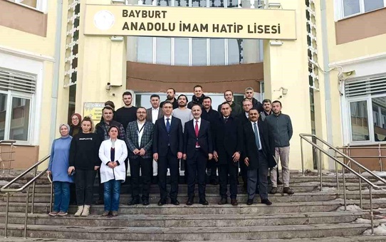Oğuzhan Özkan Bayburt İmam Hatip Lisesini Ziyaret Etti