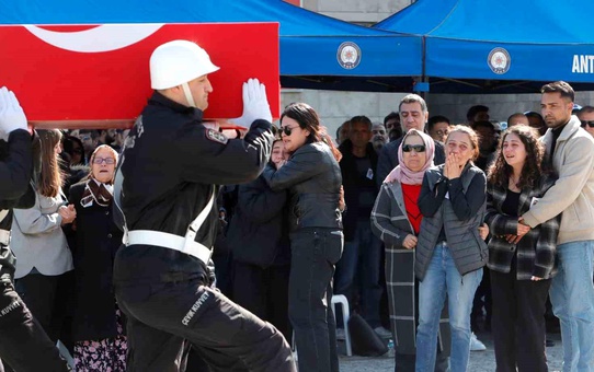 Antalya'da Trafik Kazasında Hayatını Kaybeden Polise Veda