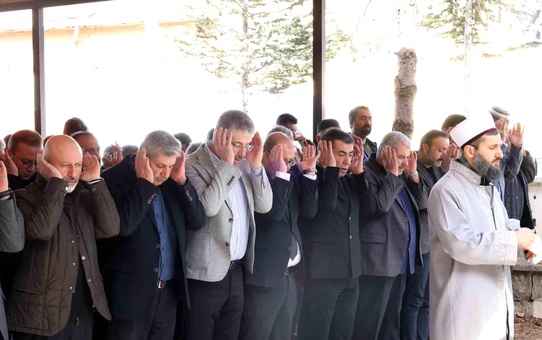 Özkan Altun'un Annsi 92 Yaşında Hayatını Kaybetti