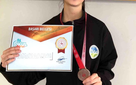 Sakarya'nın Karate Sporcusu Türkiye Gençler Şampiyonasında Üçüncü Oldu