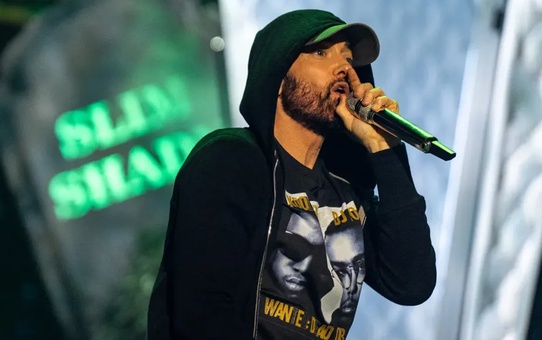 Bir dönemin efsane ismi Eminem dede oldu