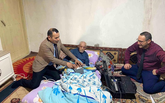 89 Yaşındaki Vatandaşa Evde Kimlik Yenileme