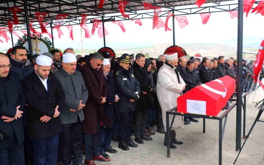 Ankara'da trafik kazasında şehit olan polis son yolcuğuna uğurlandı