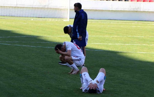 Manisa'da Profesyonel Takımlar Amatöre Düşüyor