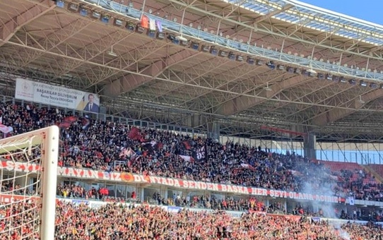 Eskişehirspor'un Bölgesel Amatör Lig maçını 20 bin 117 seyirci izledi