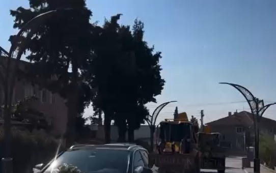 Yalova'da Düğün Konvoyuna İş Makineleriyle Sürpriz