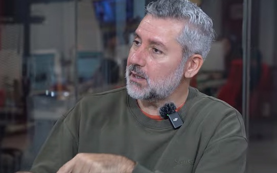 Ünlü oyuncu yaşadığı dehşeti anlattı: Beni bıçakla kovaladı, jiletle yaraladı
