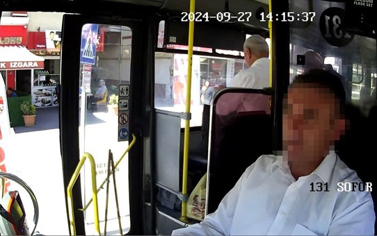 Halk Otobüsünden Düşen Yaşlı Adam 38 Gün Sonra Hayatını Kaybetti