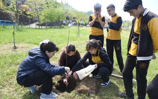 Öğrencilerden Anma: Fidan Dikimi