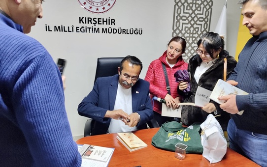 Kırşehir'de Öğretmenler Şiir ve Romanları Tartıştı