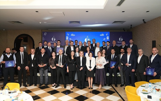 İYMSİB İhracatçıları Ödüllendirildi