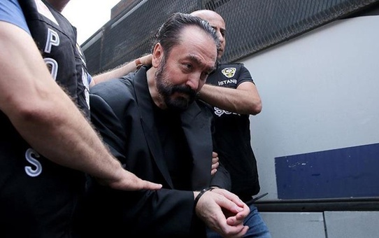 Adnan Oktar davasında kararı! Bir kişi beraat etti, iki kişiye yüzlerce yıl hapis cezası verildi
