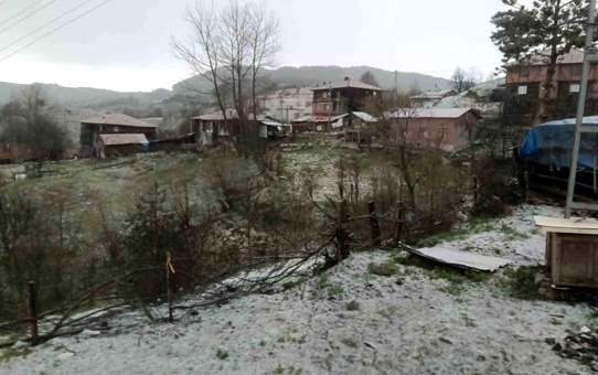 İhsangazi'de Ceviz Büyüklüğünde Dolu Yağdı