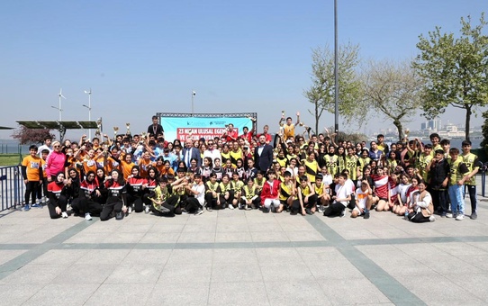Küçükçekmece'de 23 Nisan Ulusal Egemenlik Koşusu Gerçekleşti