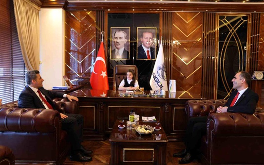 Bingöl'de 23 Nisan Açık Hava Töreni: Çocuklar Yönetimde