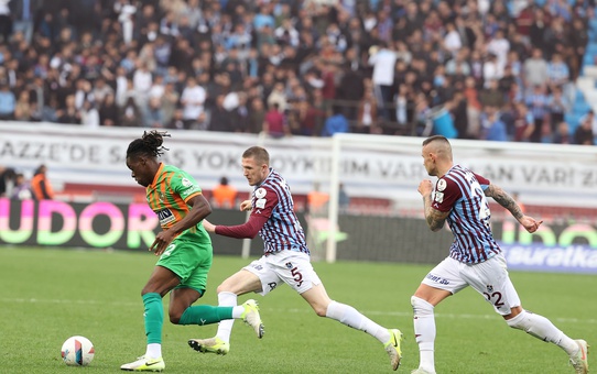 Trabzonspor, Alanyaspor'u 4-3 Geçti