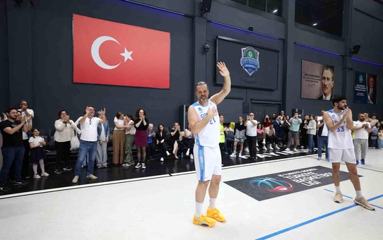 Oğuz Savaş, Basketbol Kariyerine Veda Etti