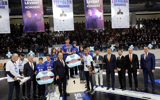 Doğu Anadolu'nun teknoloji tutkunu öğrencileri Ağrı'da yeteneklerini sergiledi