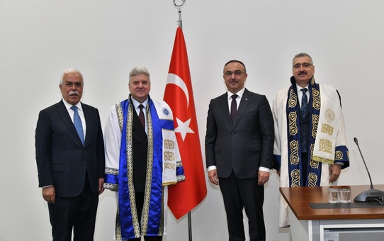 İvanov'a Fahri Doktora Unvanı