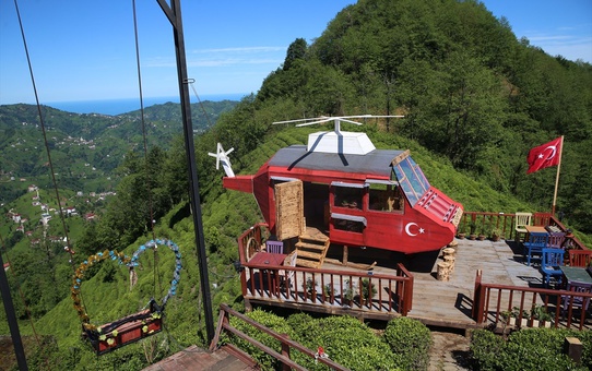 Rize'de Helikopter Şeklinde Çay Evi