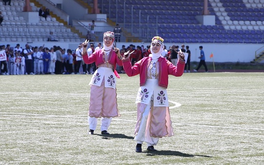 Sakarya ve çevre illerde 19 Mayıs Atatürk'ü Anma, Gençlik ve Spor Bayramı kutlandı