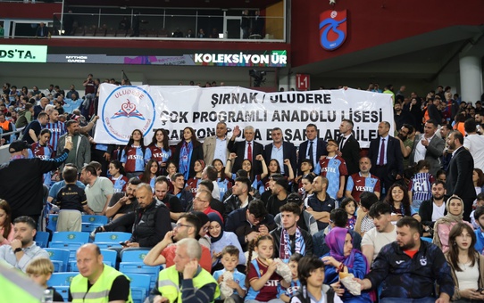 Arif Çetin'den Trabzonspor'a Kitap Hediye